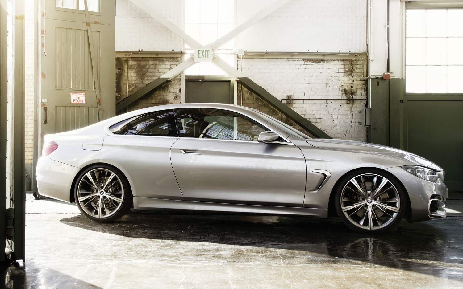BMW-4-Series-coupe-concept-right-side.jpg