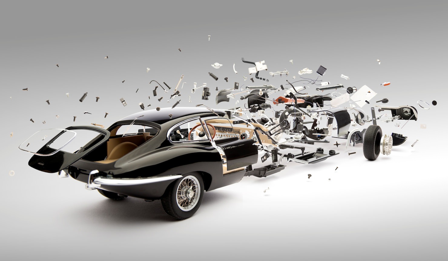 Fabien-Oefner's-Disintegrating-Cars-e-type-Jag.jpg
